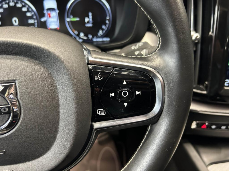Photo 15 de l'offre de VOLVO XC60 2.0 T8 390  R-Design GEARTRONIC 8 à 34490€ chez MKP Distribution
