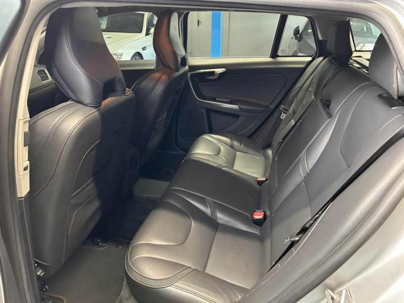 Photo 30 de l'offre de VOLVO V60 2.0 D3 150 Ocean Race BVM à 14990€ chez MKP Distribution