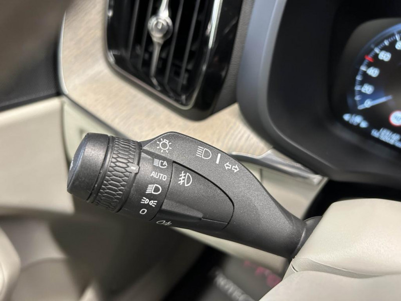 Photo 19 de l'offre de VOLVO XC60 2.0 T5 250 Inscription BVA à 25990€ chez MKP Distribution