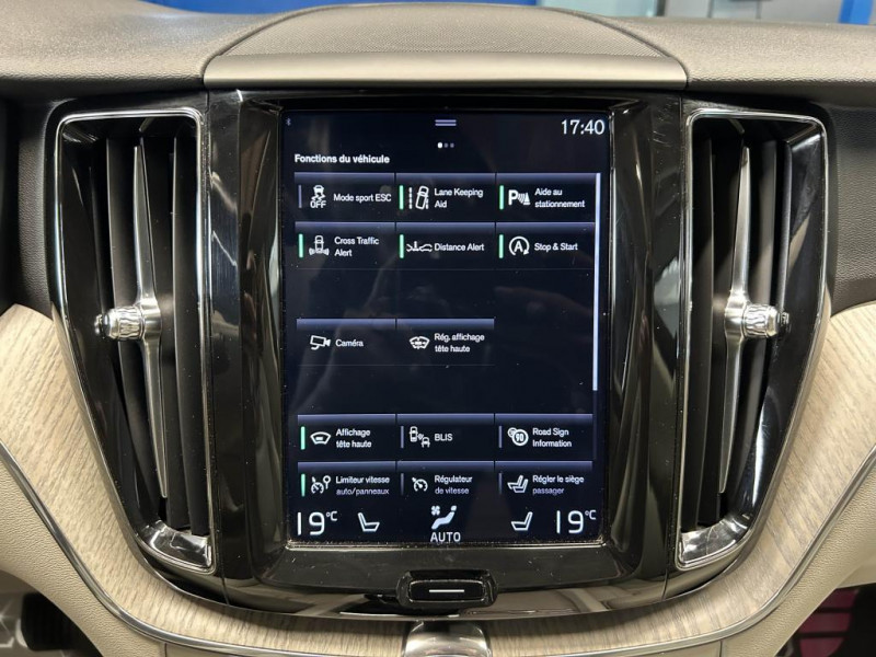 Photo 24 de l'offre de VOLVO XC60 2.0 T5 250 Inscription BVA à 25990€ chez MKP Distribution
