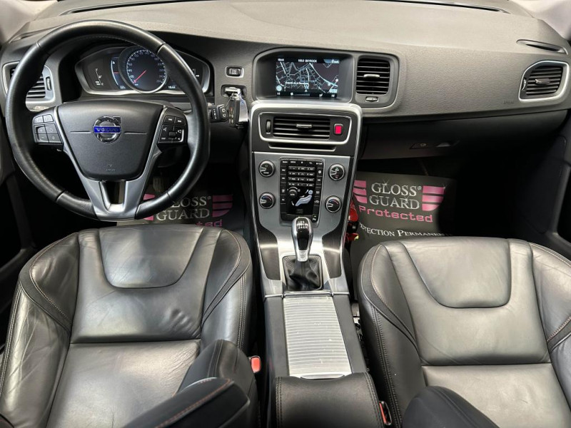 Photo 10 de l'offre de VOLVO V60 2.0 D3 150 Ocean Race BVM à 14990€ chez MKP Distribution