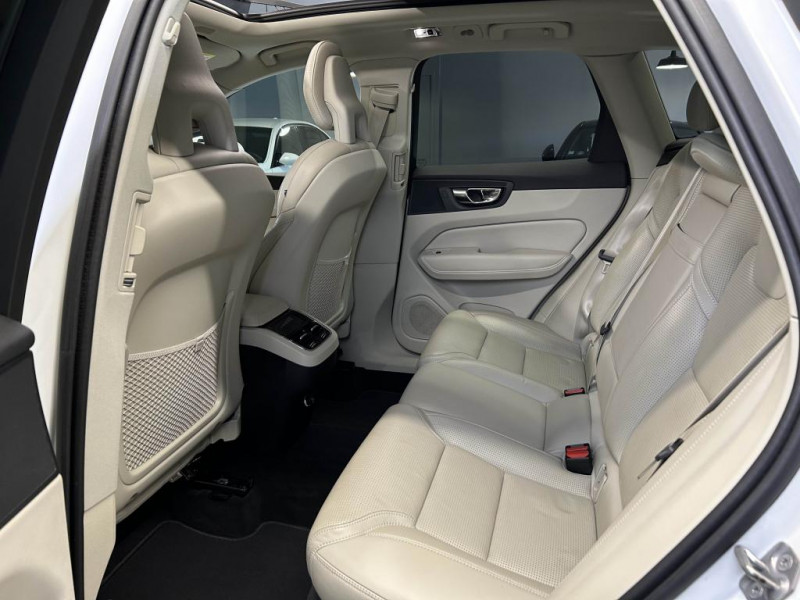 Photo 39 de l'offre de VOLVO XC60 2.0 T5 250 Inscription BVA à 25990€ chez MKP Distribution