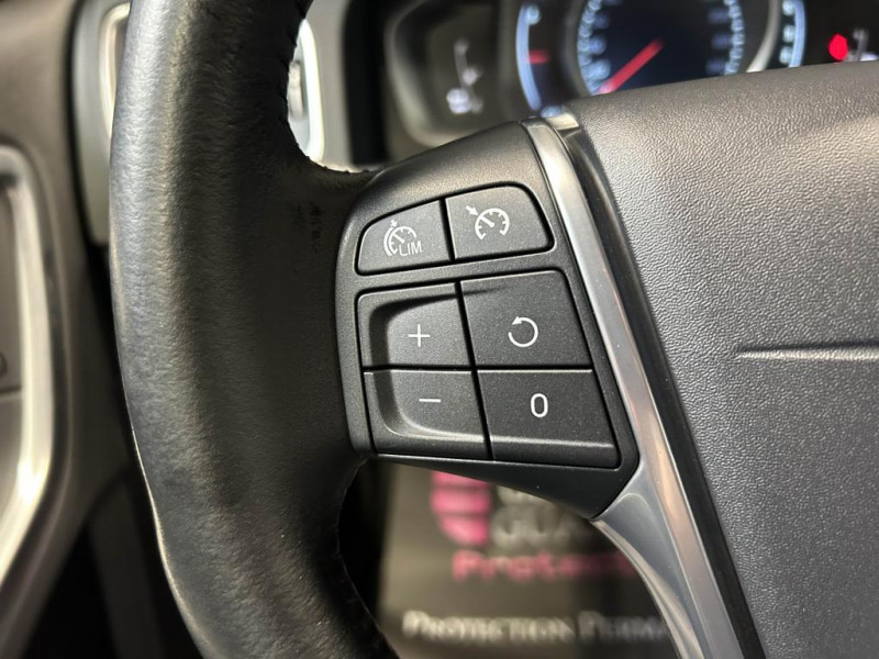Photo 13 de l'offre de VOLVO V60 2.0 D3 150 Ocean Race BVM à 14990€ chez MKP Distribution