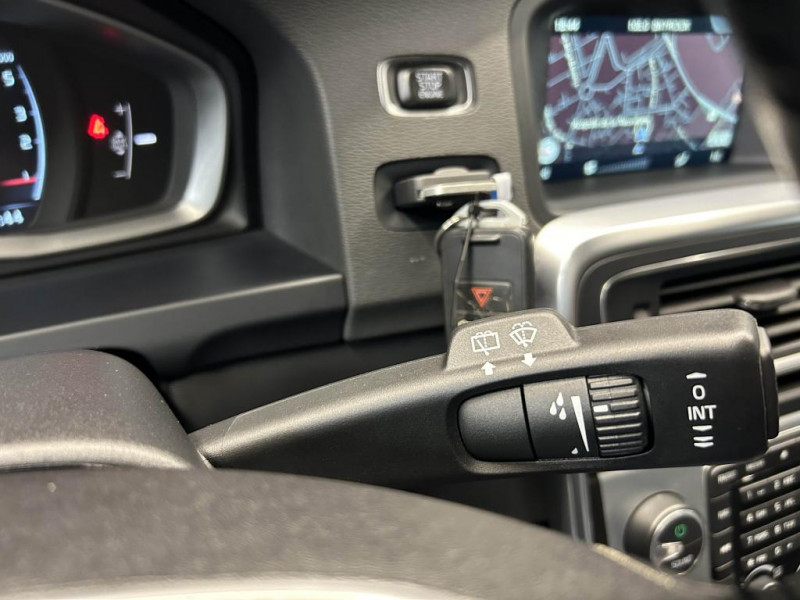 Photo 16 de l'offre de VOLVO V60 2.0 D3 150 Ocean Race BVM à 14990€ chez MKP Distribution