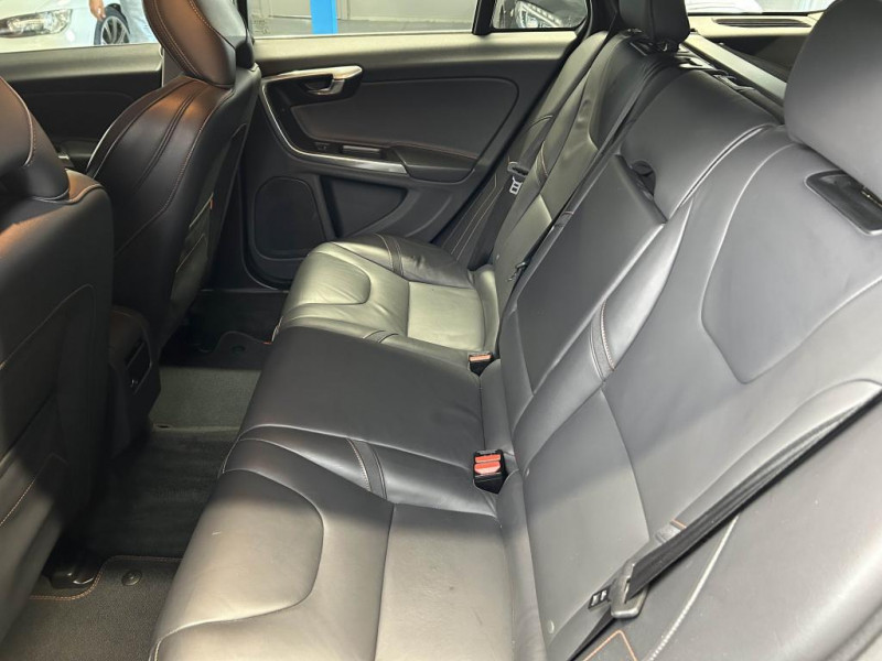 Photo 31 de l'offre de VOLVO V60 2.0 D3 150 Ocean Race BVM à 14990€ chez MKP Distribution