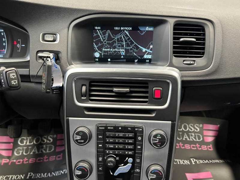 Photo 22 de l'offre de VOLVO V60 2.0 D3 150 Ocean Race BVM à 14990€ chez MKP Distribution