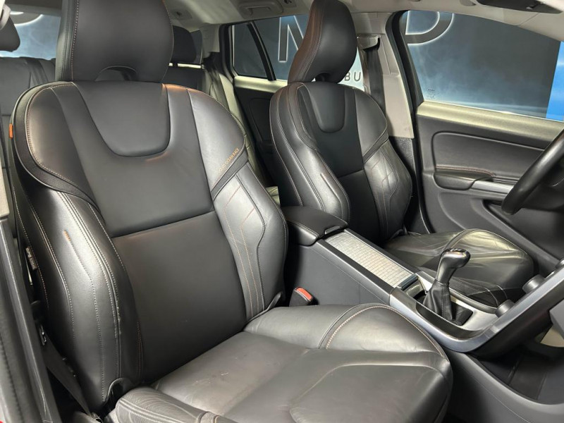 Photo 38 de l'offre de VOLVO V60 2.0 D3 150 Ocean Race BVM à 14990€ chez MKP Distribution