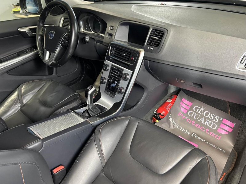 Photo 39 de l'offre de VOLVO V60 2.0 D3 150 Ocean Race BVM à 14990€ chez MKP Distribution