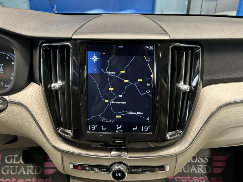 Photo 23 de l'offre de VOLVO XC60 2.0 T5 250 Inscription BVA à 25990€ chez MKP Distribution