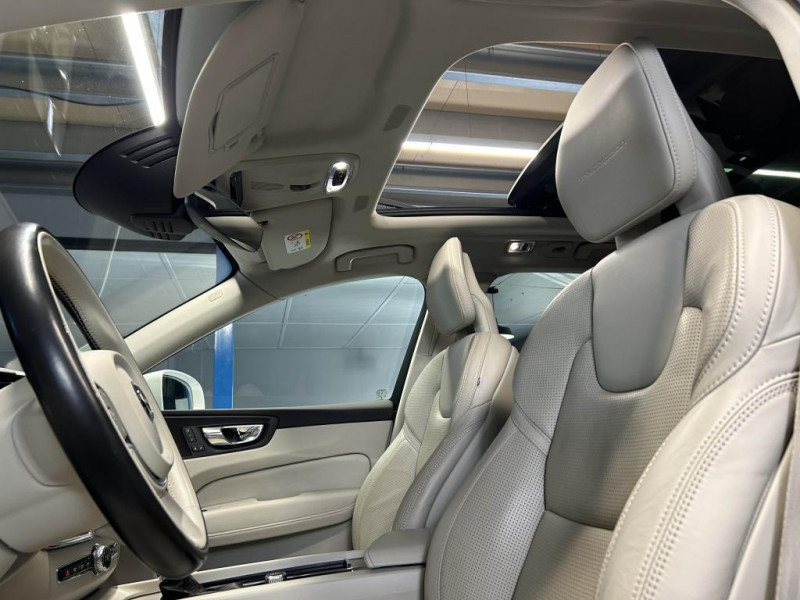 Photo 34 de l'offre de VOLVO XC60 2.0 T5 250 Inscription BVA à 25990€ chez MKP Distribution