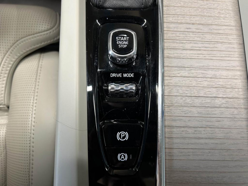 Photo 29 de l'offre de VOLVO XC60 2.0 T5 250 Inscription BVA à 25990€ chez MKP Distribution