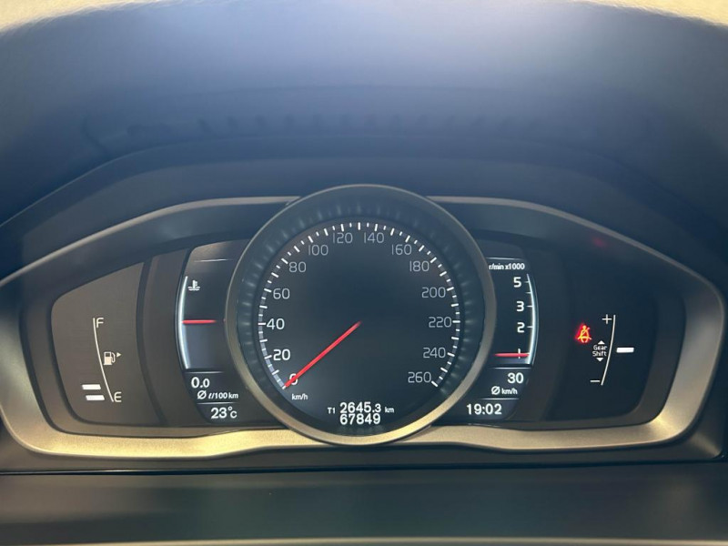Photo 11 de l'offre de VOLVO V60 2.0 D3 150 Ocean Race BVM à 14990€ chez MKP Distribution