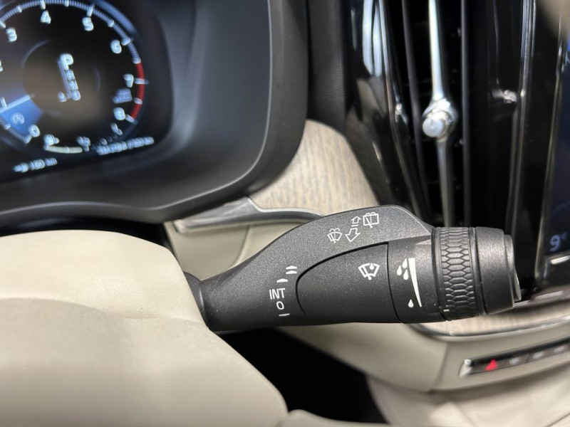 Photo 18 de l'offre de VOLVO XC60 2.0 T5 250 Inscription BVA à 25990€ chez MKP Distribution