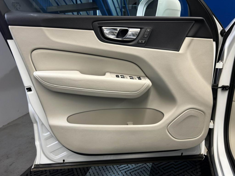 Photo 37 de l'offre de VOLVO XC60 2.0 T5 250 Inscription BVA à 25990€ chez MKP Distribution