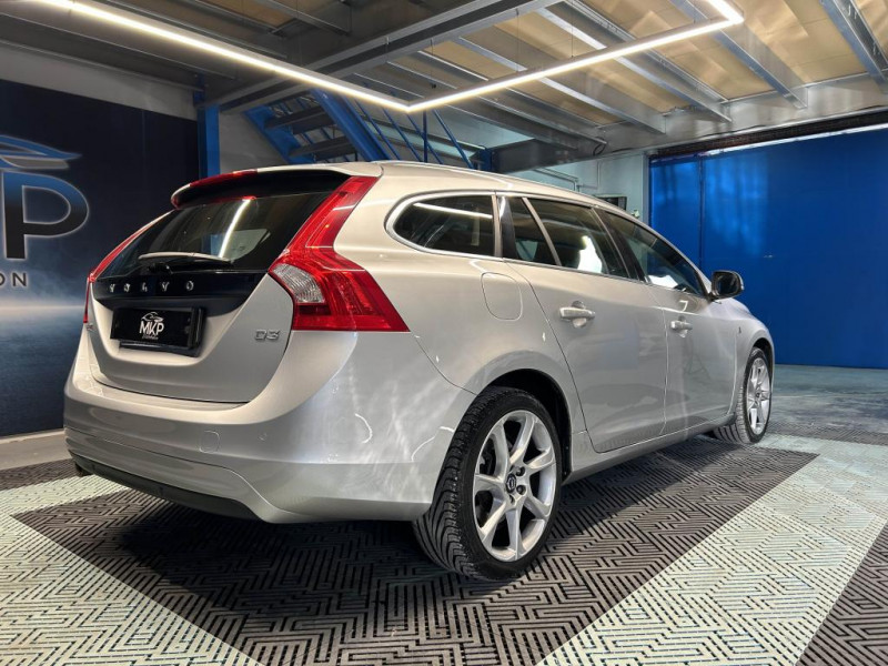 Photo 5 de l'offre de VOLVO V60 2.0 D3 150 Ocean Race BVM à 14990€ chez MKP Distribution