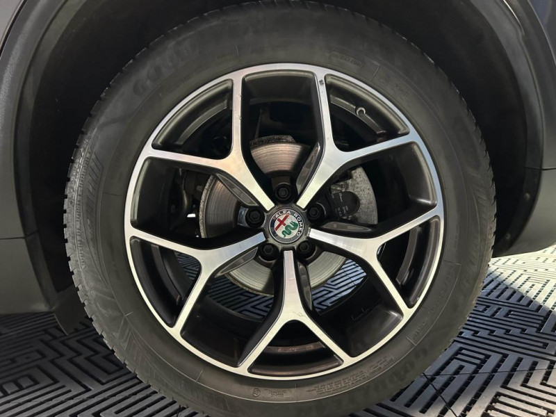 Photo 50 de l'offre de ALFA ROMEO STELVIO 2.2 DIESEL 210  Q4 SUPER AT8 à 26990€ chez MKP Distribution