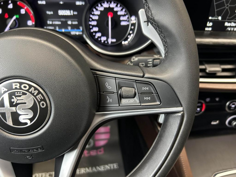 Photo 17 de l'offre de ALFA ROMEO STELVIO 2.2 DIESEL 210  Q4 SUPER AT8 à 26990€ chez MKP Distribution