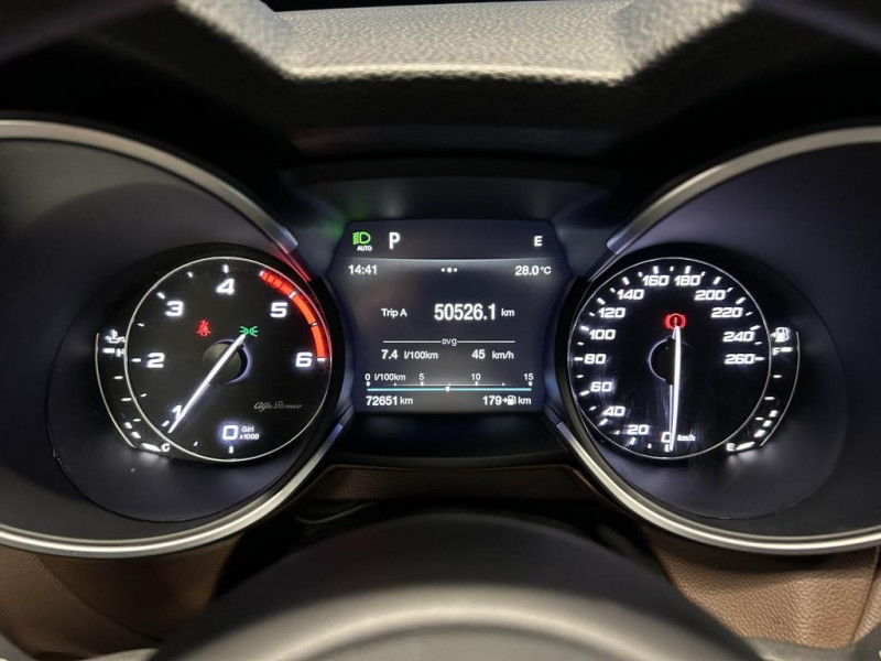 Photo 14 de l'offre de ALFA ROMEO STELVIO 2.2 DIESEL 210  Q4 SUPER AT8 à 26990€ chez MKP Distribution