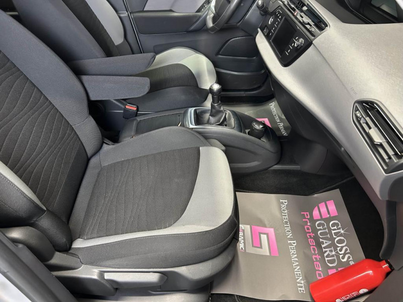 Photo 38 de l'offre de CITROEN C4 PICASSO 1.6 VTi 120 Feel BVM à 8490€ chez MKP Distribution