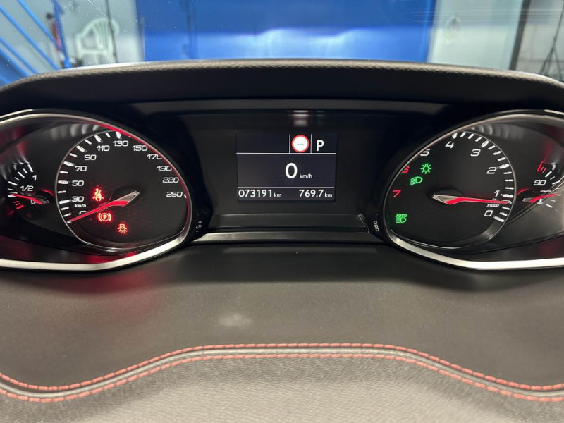 Photo 11 de l'offre de PEUGEOT 308  1.6 PureTech  225 GT BVA à 17990€ chez MKP Distribution