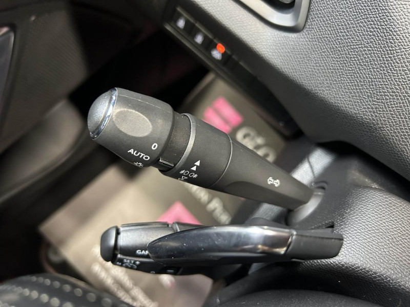 Photo 17 de l'offre de PEUGEOT 308  1.6 PureTech  225 GT BVA à 17990€ chez MKP Distribution