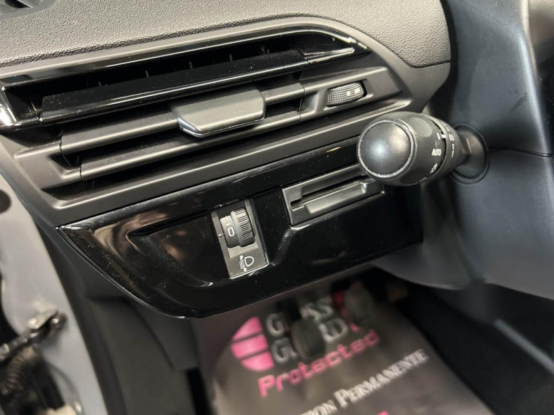 Photo 17 de l'offre de CITROEN C4 PICASSO 1.6 VTi 120 Feel BVM à 8490€ chez MKP Distribution