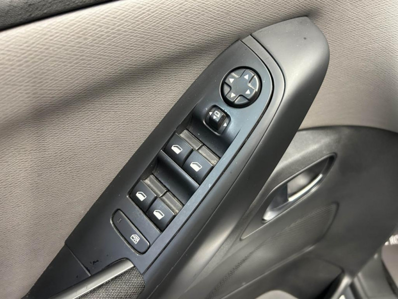 Photo 29 de l'offre de CITROEN C4 PICASSO 1.6 VTi 120 Feel BVM à 8490€ chez MKP Distribution