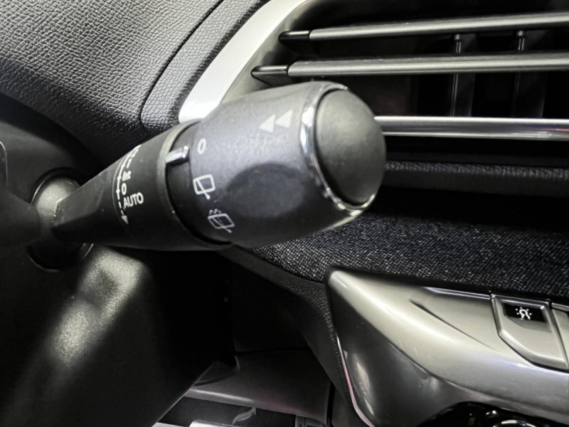Photo 18 de l'offre de PEUGEOT 5008 1.5 BlueHDi 130 GT Line BVA 7PL à 19490€ chez MKP Distribution