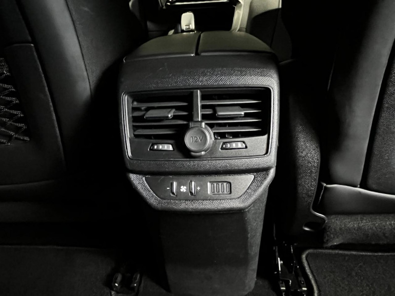 Photo 40 de l'offre de PEUGEOT 5008 1.5 BlueHDi 130 GT Line BVA 7PL à 19490€ chez MKP Distribution