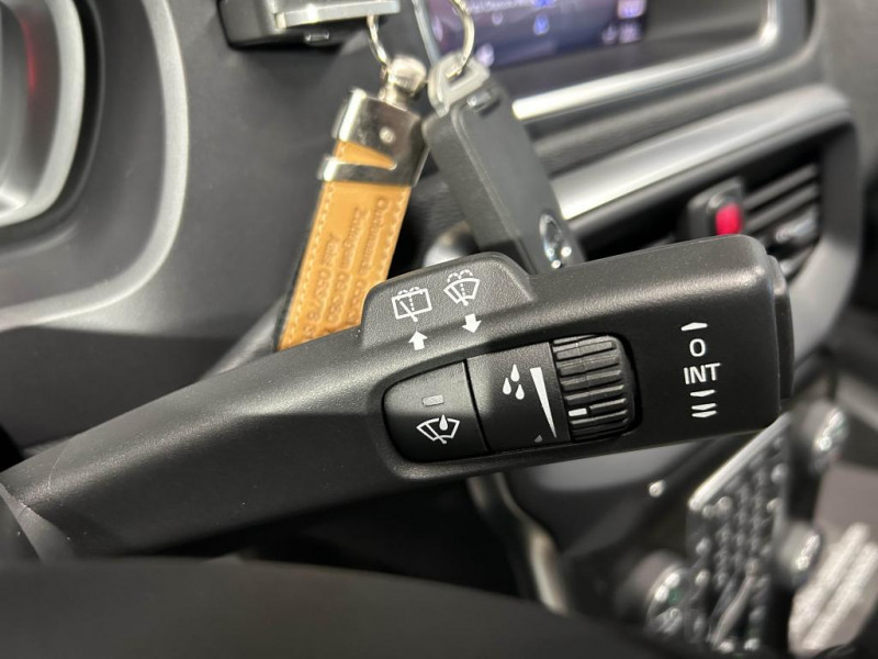 Photo 16 de l'offre de VOLVO V40 CROSS COUNTRY D2  2.0 120  Geartronic Cross Country Oversta Edition à 16490€ chez MKP Distribution