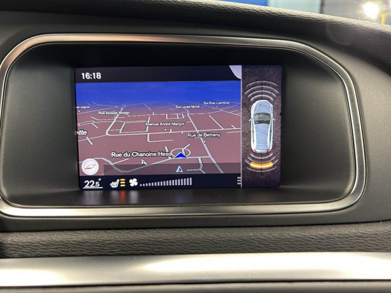 Photo 21 de l'offre de VOLVO V40 CROSS COUNTRY D2  2.0 120  Geartronic Cross Country Oversta Edition à 16490€ chez MKP Distribution