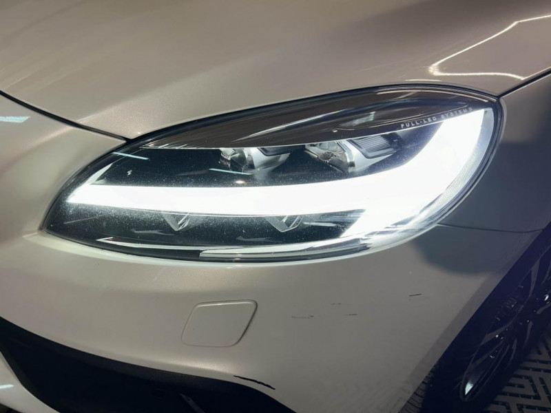 Photo 46 de l'offre de VOLVO V40 CROSS COUNTRY D2  2.0 120  Geartronic Cross Country Oversta Edition à 16490€ chez MKP Distribution