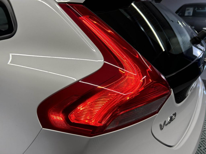 Photo 47 de l'offre de VOLVO V40 CROSS COUNTRY D2  2.0 120  Geartronic Cross Country Oversta Edition à 16490€ chez MKP Distribution