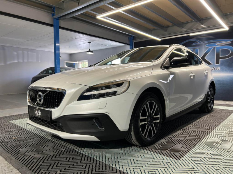Volvo V40 CROSS COUNTRY D2  2.0 120  Geartronic Cross Country Oversta Edition DIESEL  Occasion à vendre