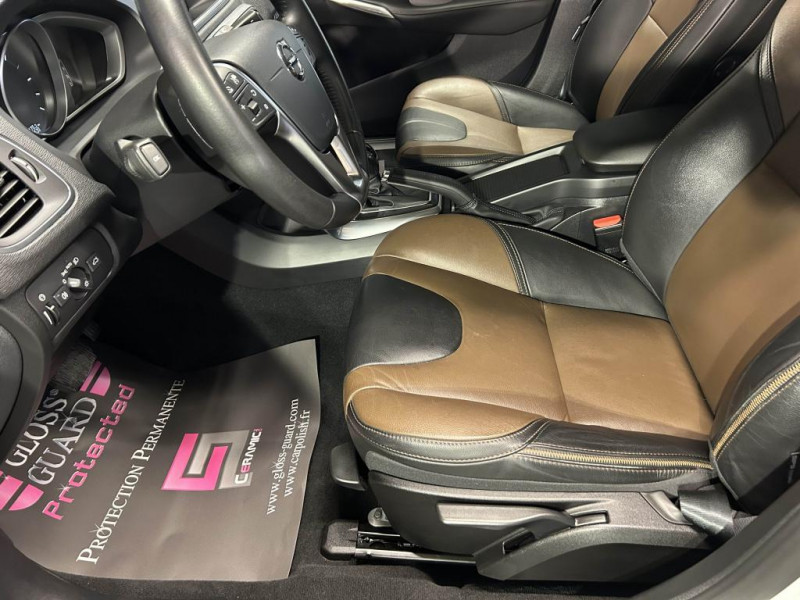 Photo 27 de l'offre de VOLVO V40 CROSS COUNTRY D2  2.0 120  Geartronic Cross Country Oversta Edition à 16490€ chez MKP Distribution
