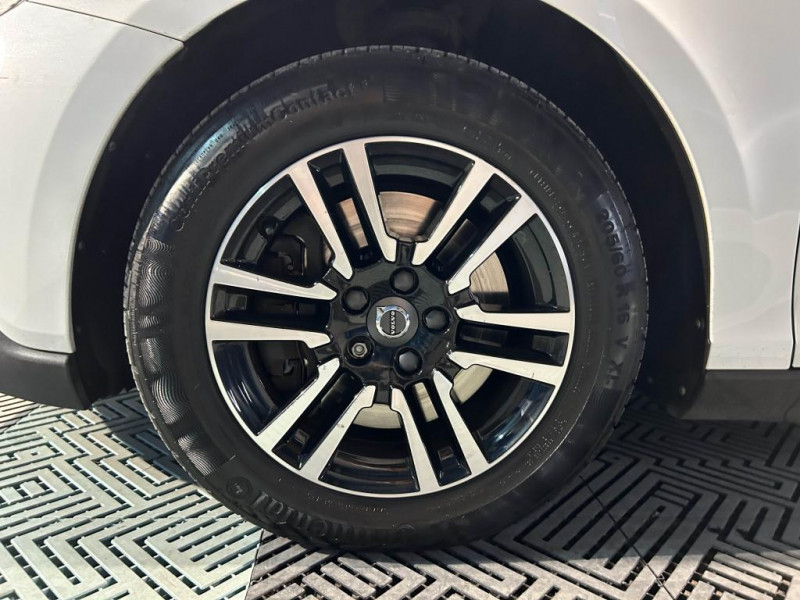Photo 48 de l'offre de VOLVO V40 CROSS COUNTRY D2  2.0 120  Geartronic Cross Country Oversta Edition à 16490€ chez MKP Distribution