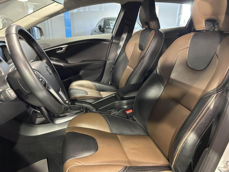 Photo 26 de l'offre de VOLVO V40 CROSS COUNTRY D2  2.0 120  Geartronic Cross Country Oversta Edition à 16490€ chez MKP Distribution