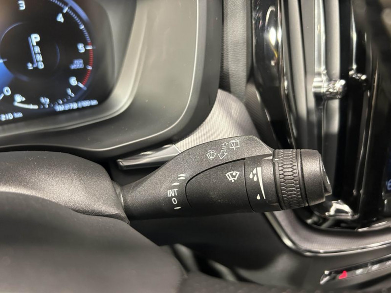 Photo 18 de l'offre de VOLVO XC60  D4 AdBlue 2.0 190  R-Design Geartronic à 29990€ chez MKP Distribution