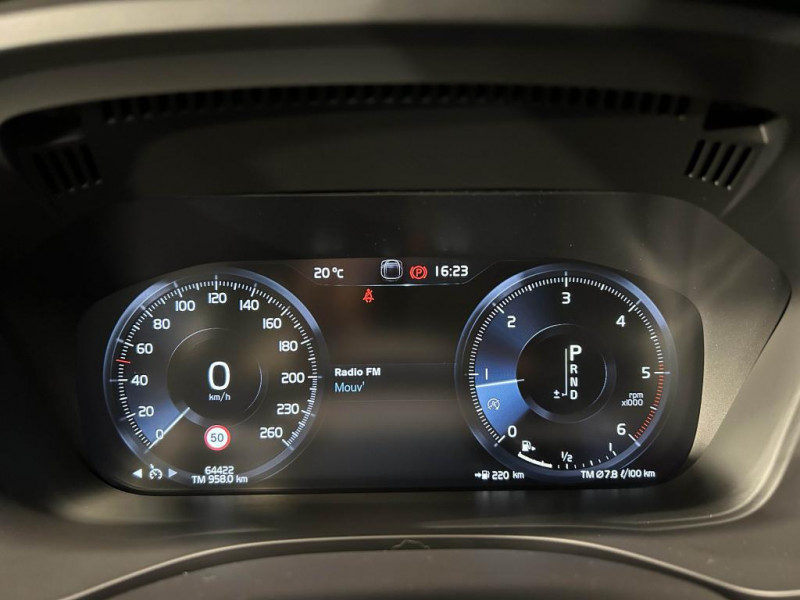 Photo 12 de l'offre de VOLVO XC60  D4 AdBlue 2.0 190  R-Design Geartronic à 29990€ chez MKP Distribution