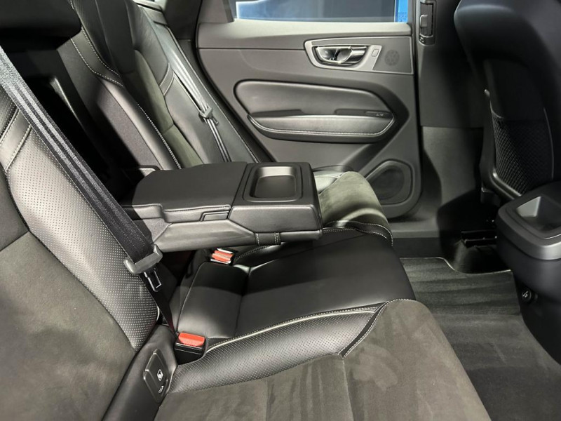 Photo 37 de l'offre de VOLVO XC60  D4 AdBlue 2.0 190  R-Design Geartronic à 29990€ chez MKP Distribution