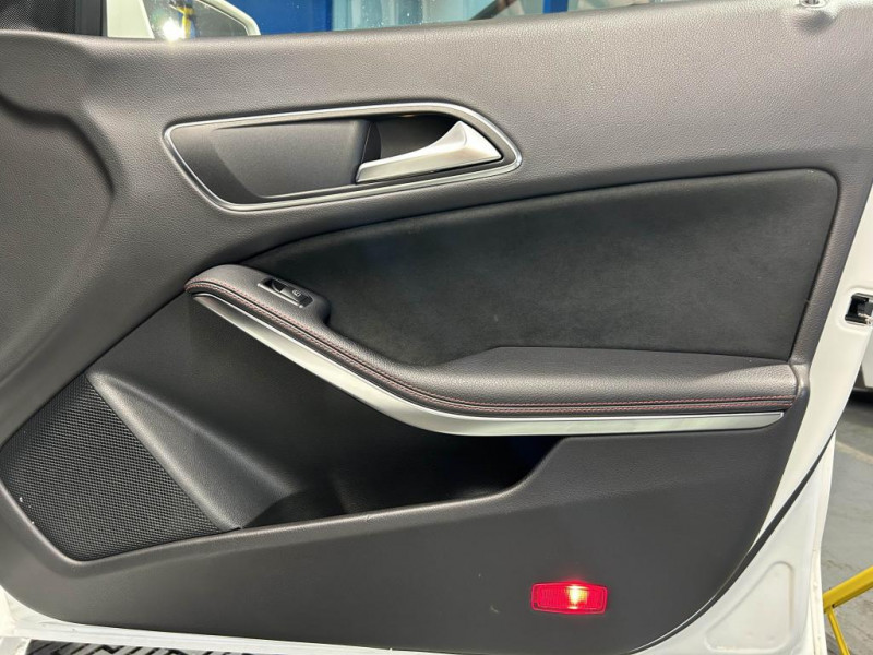 Photo 39 de l'offre de MERCEDES-BENZ CLASSE CLA SHOOTING BRAKE 200d 2.1 136 7G-DCT Fascination à 21490€ chez MKP Distribution