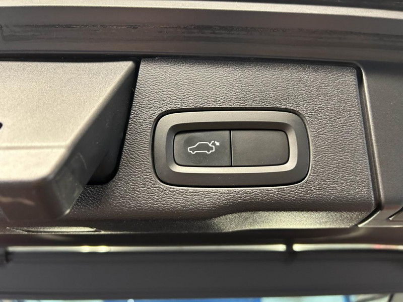 Photo 11 de l'offre de VOLVO XC60  D4 AdBlue 2.0 190  R-Design Geartronic à 29990€ chez MKP Distribution