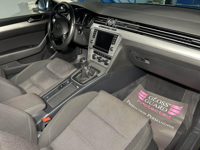Photo 39 de l'offre de VOLKSWAGEN PASSAT 1.4 TSI 125 Confortline BVM à 14490€ chez MKP Distribution