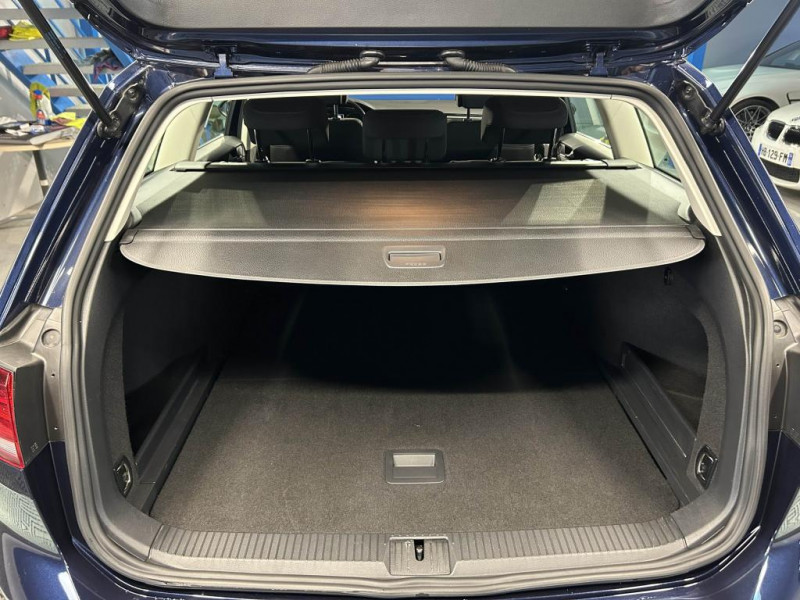 Photo 9 de l'offre de VOLKSWAGEN PASSAT 1.4 TSI 125 Confortline BVM à 14490€ chez MKP Distribution