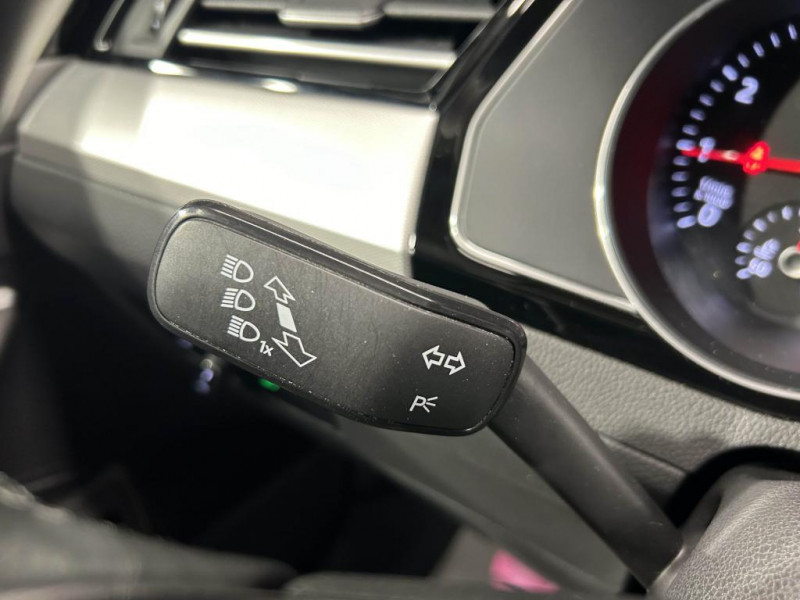Photo 18 de l'offre de VOLKSWAGEN PASSAT 1.4 TSI 125 Confortline BVM à 14490€ chez MKP Distribution