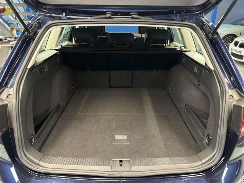 Photo 10 de l'offre de VOLKSWAGEN PASSAT 1.4 TSI 125 Confortline BVM à 14490€ chez MKP Distribution
