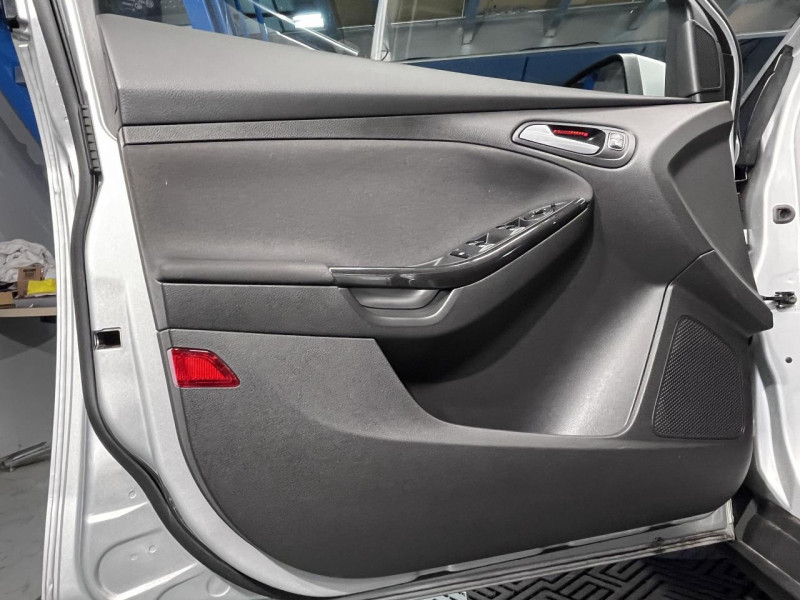 Photo 27 de l'offre de FORD FOCUS 1.0 Ecoboost 125 Titanium BVM à 9490€ chez MKP Distribution