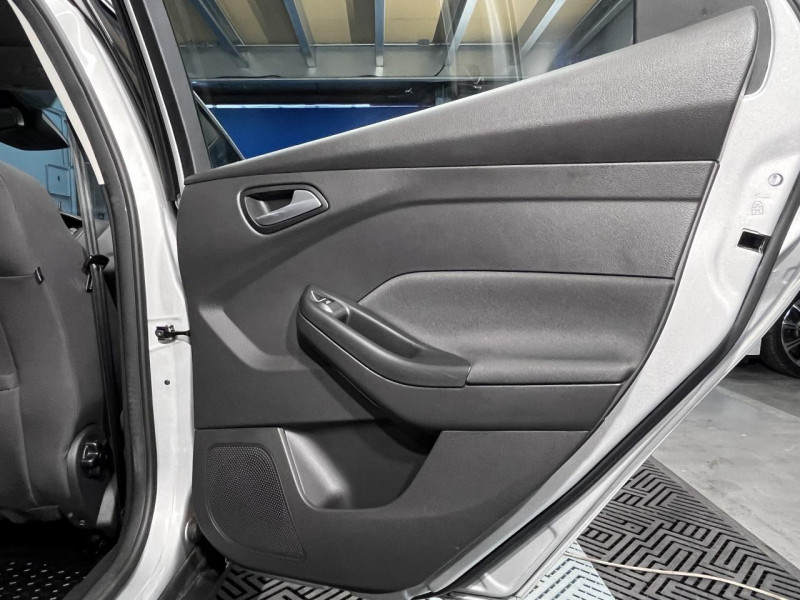 Photo 36 de l'offre de FORD FOCUS 1.0 Ecoboost 125 Titanium BVM à 9490€ chez MKP Distribution