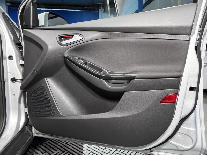 Photo 40 de l'offre de FORD FOCUS 1.0 Ecoboost 125 Titanium BVM à 9490€ chez MKP Distribution