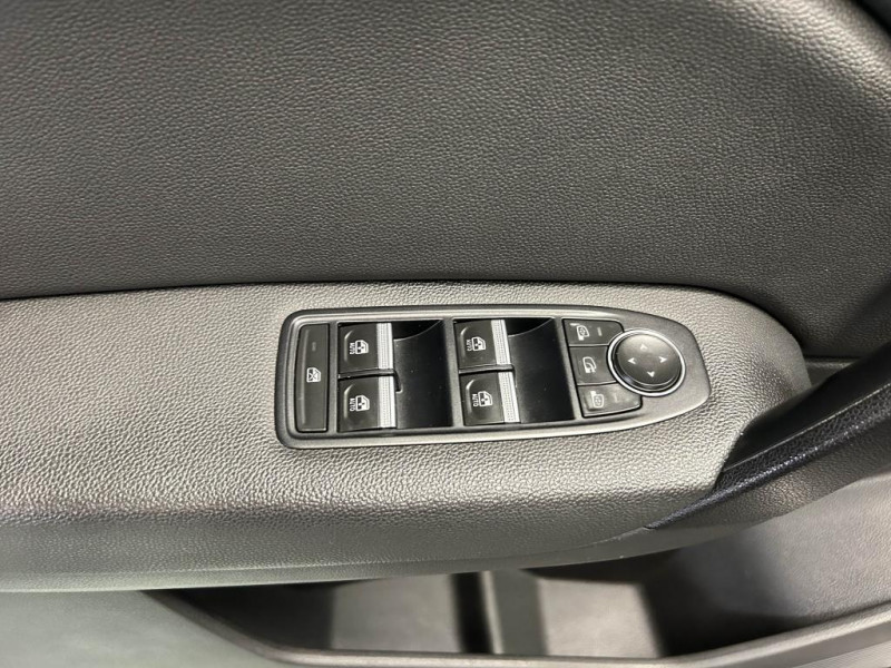 Photo 30 de l'offre de RENAULT CAPTUR 1.5 DCi 115 INTENS BVM  à 15990€ chez MKP Distribution